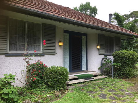 English Gardens - Garden Cottage - Broome Tourism 1