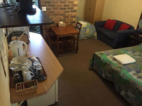 Esk Motel - Broome Tourism 1
