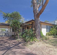 Evan's Retreat' 5 Sandy Point Road - cottage across the road from Sandy Point Beach - Broome Tourism
