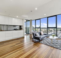 Executive City-centre Apartment with Parking - Broome Tourism