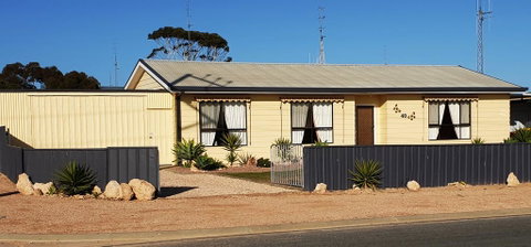 Fancy Moonta Bay - Broome Tourism 0