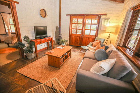 Feathertop Retreat - Broome Tourism 2