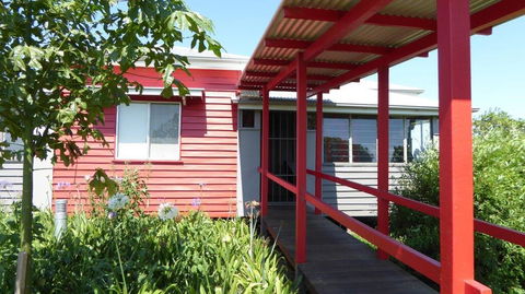 Flame Hill Vineyard - Broome Tourism 3