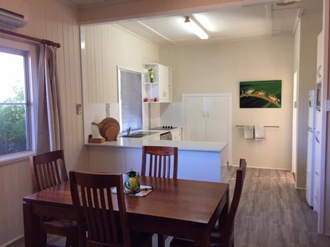 FROGGIES HOLIDAY HOUSE - Broome Tourism 3