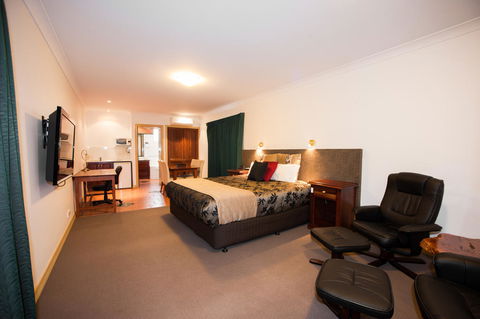 Georgian Motor Lodge - Broome Tourism 3