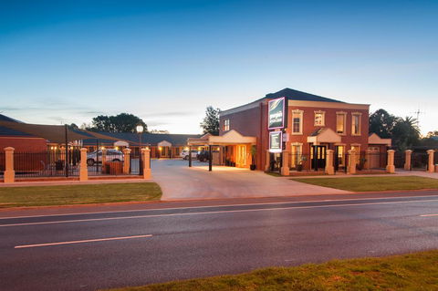 Georgian Motor Lodge - Broome Tourism 0