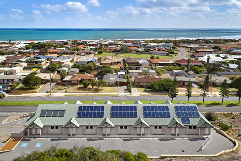 Geraldton Motor Inn - Broome Tourism 1