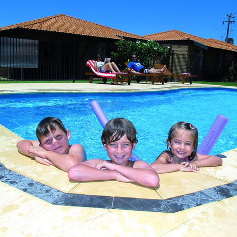 Geraldton's Ocean West Holiday Units & Short Stay Accommodation - Broome Tourism 3