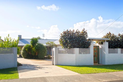 GIFFORD HOUSE - Broome Tourism 1