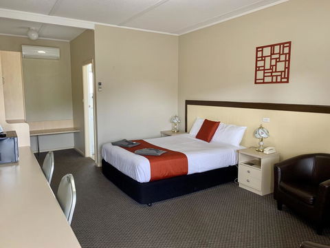 Gilgandra Motel - Broome Tourism 1