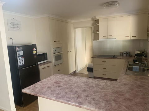 Gin Gin Budget Accommodation - Broome Tourism 3