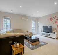 Gorgeous 4BR home in Point Cook - Broome Tourism