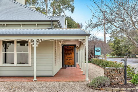 Grandview Accommodation - The Flaxley Apartments - Broome Tourism 1