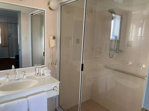Granite Belt Motel - Broome Tourism 1
