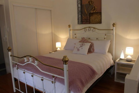 Granite Gardens Cottages & Lake Retreat - Broome Tourism 1
