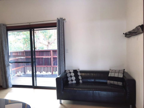 GRAPE JUICE STUDIOs 4km To Town And Surfers Point - Broome Tourism 1