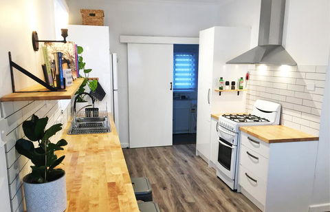 Great Comfort & Style In Central Location - Broome Tourism 1