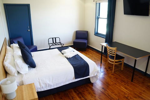 Gunnedah Hotel - Broome Tourism 1