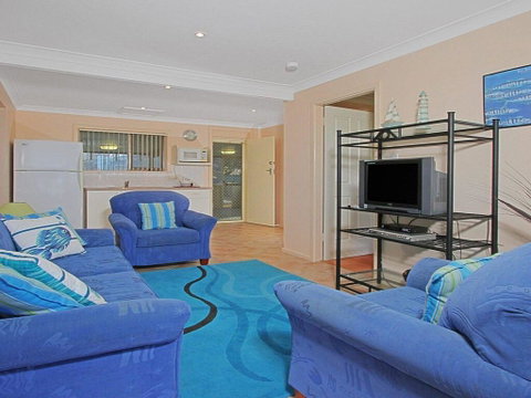 Gunyah - An Idyllic Coastal Getaway - Broome Tourism 1