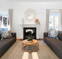 Hamptons Style Family Home 5 Minutes From Beach