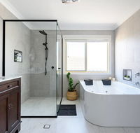 Hamptons Waterfront Getaway - Broome Tourism