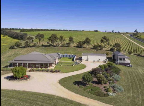 Harry Scotts Farmhouse At Vineyard - Broome Tourism 0