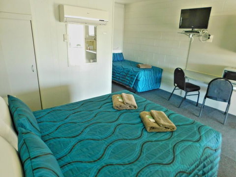 Hatton Vale Motel - Broome Tourism 1