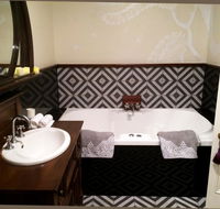 Henrietta's Country House - Broome Tourism