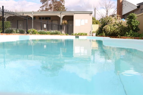 Hermitage Motel - Broome Tourism 0