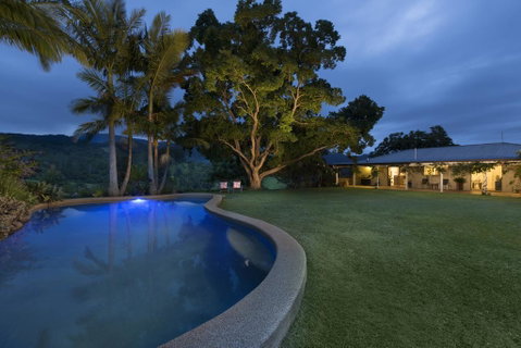 Hillcrest Mountain View Retreat - Broome Tourism 1