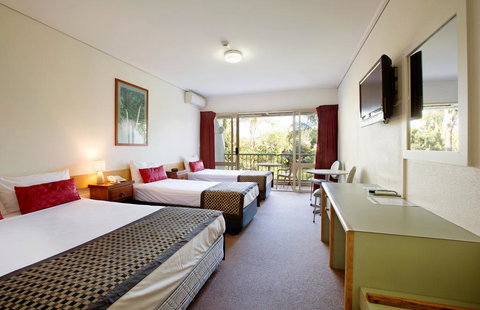 Hinterland Hotel Nerang - Broome Tourism 3
