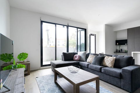 HOLIDAY HOME 3BR TOWNHOUSE With WIFI NEAR HIGHPOINT - Broome Tourism 0