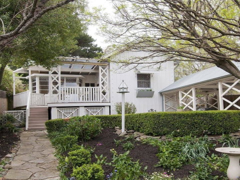 Hollyoak Cottage - Delightful, Ducks And Doileys! - Broome Tourism 0