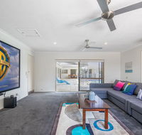 Homely Getaways in Broadbeach Waters - Broome Tourism