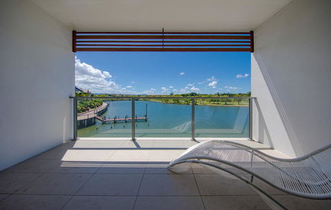 HomePlus - Lakeview Morden Townhouse - Broome Tourism 0
