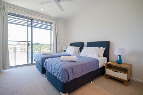 HomePlus - Lakeview Morden Townhouse - Broome Tourism 2