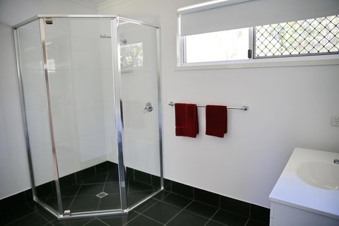 Honeybee - Country Accommodation - Broome Tourism 3