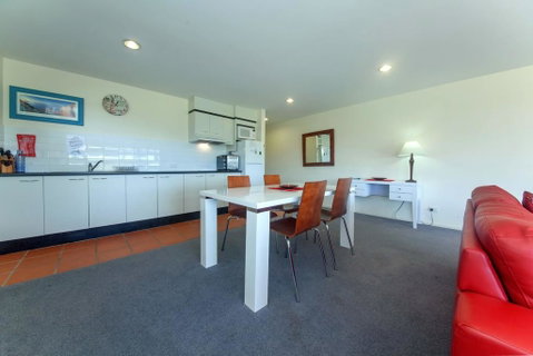 Horizons Golf Club, Villa 107 - Broome Tourism 1