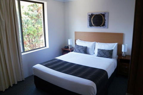 Jadon Place Holiday Apartments - Broome Tourism 1