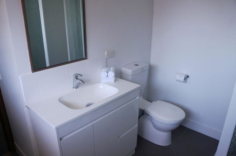 Jadon Place Holiday Apartments - Broome Tourism 2