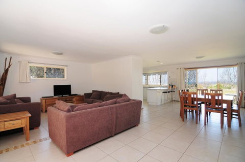Jervis Bay Beachfront - Broome Tourism 3