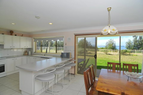 Jervis Bay Beachfront - Broome Tourism 0