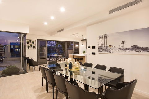 Jewel Of Broadbeach - Broome Tourism 3