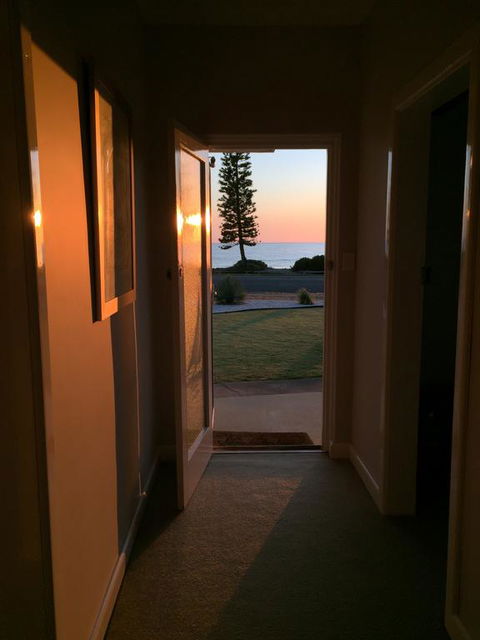 Jewel Of The South Beachside Holiday Rental - Broome Tourism 2