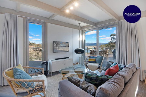 JINDY HOUSE BRAND NEW And STYLISH AMAZING VIEWS - Broome Tourism 0