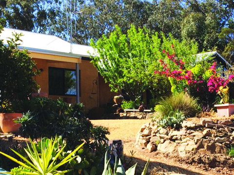 Kangaroo Hill Studio - Broome Tourism 1