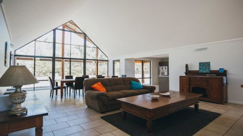 Kangaroo Retreat - Broome Tourism 0