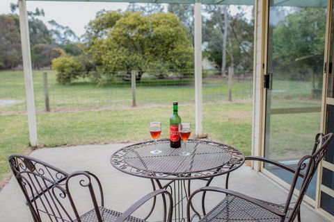 Karinya Cottage - Pet Friendly Country Retreat - Broome Tourism 0
