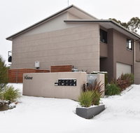 Khione 1 - Modern  spacious with views towards Lake Jindabyne  the mountains beyond - Broome Tourism
