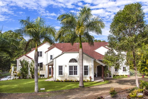 Kingfishers Manor - Broome Tourism 3